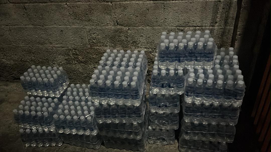 Agua embotellada para distribuir en La Guaira