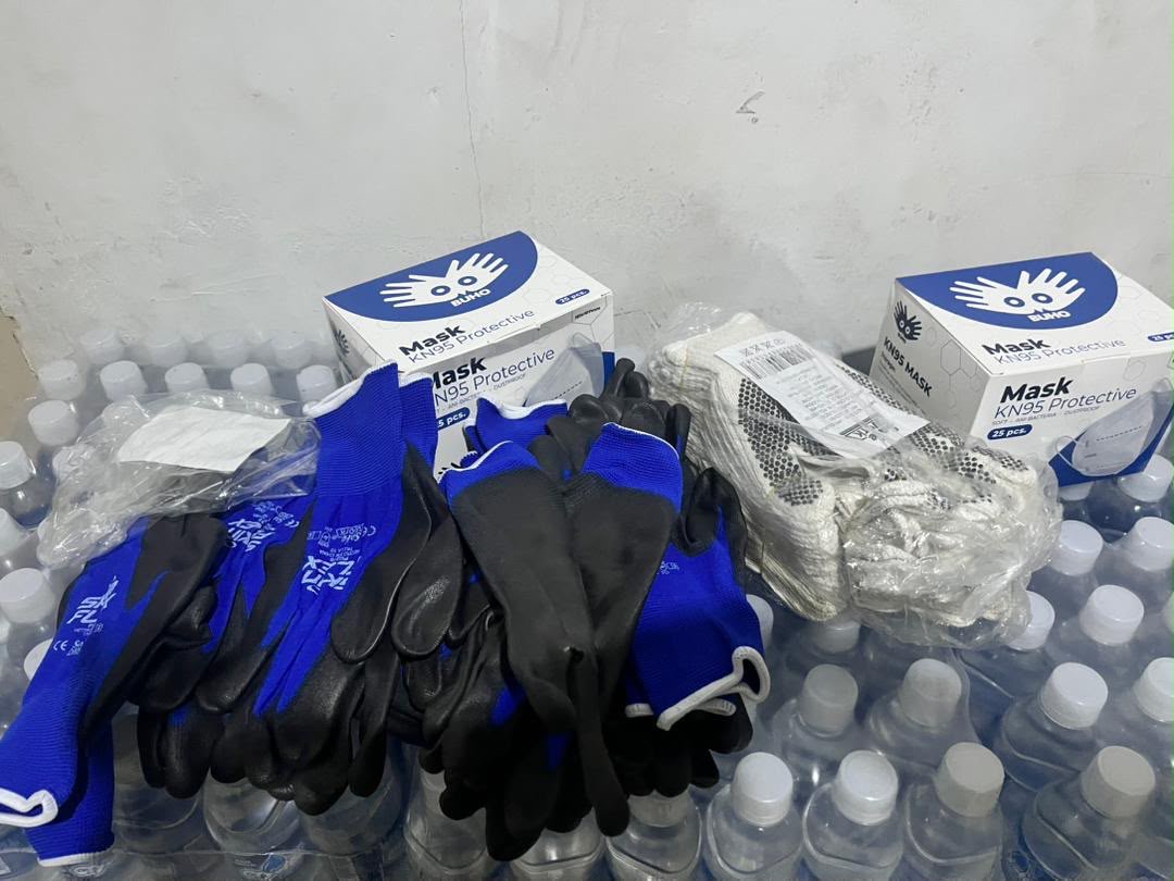 Guantes y mascarillas KN95 en La Guaira