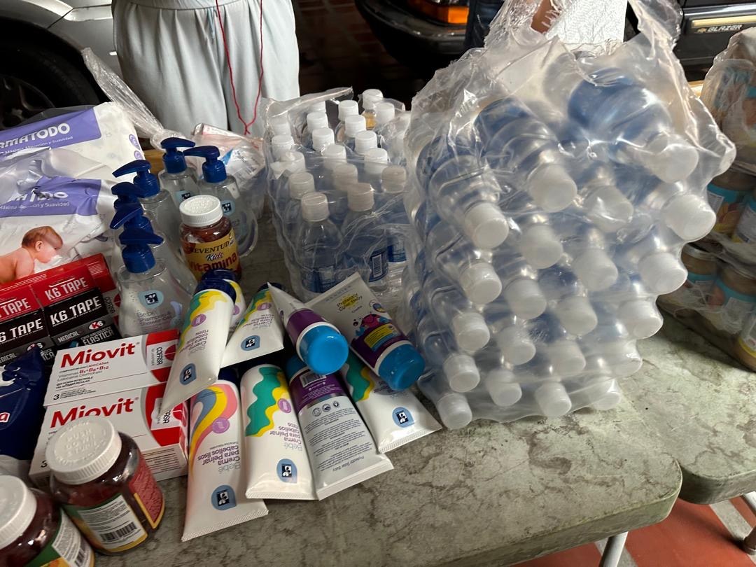 Medicinas, cremas, vitaminas y agua